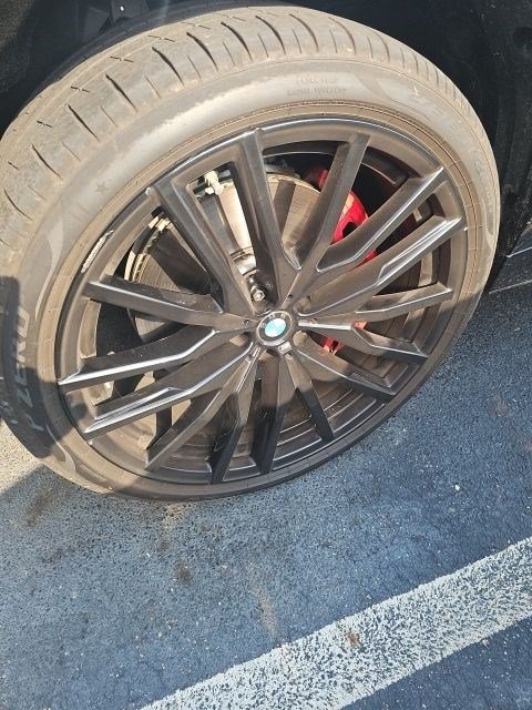 Used 2025 BMW X6 xDrive40i w/ Climate Comfort Package AWD/4WD image 4
