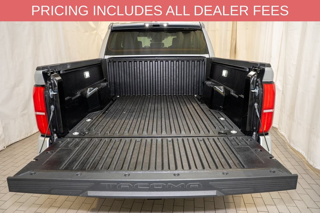 Certified 2025 Toyota Tacoma TRD Off-Road AWD/4WD image 5