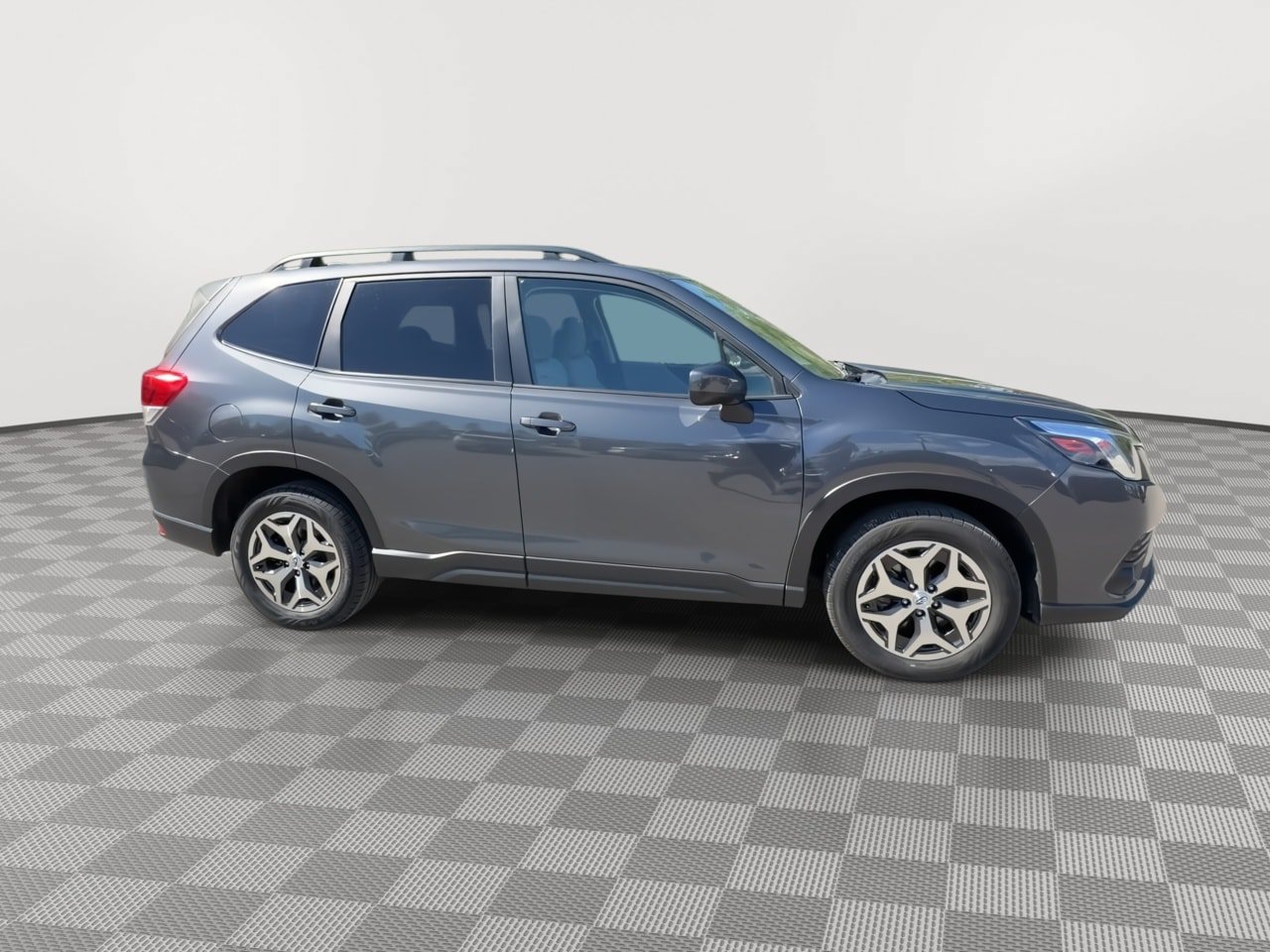 Used 2022 Subaru Forester Premium AWD/4WD image 9