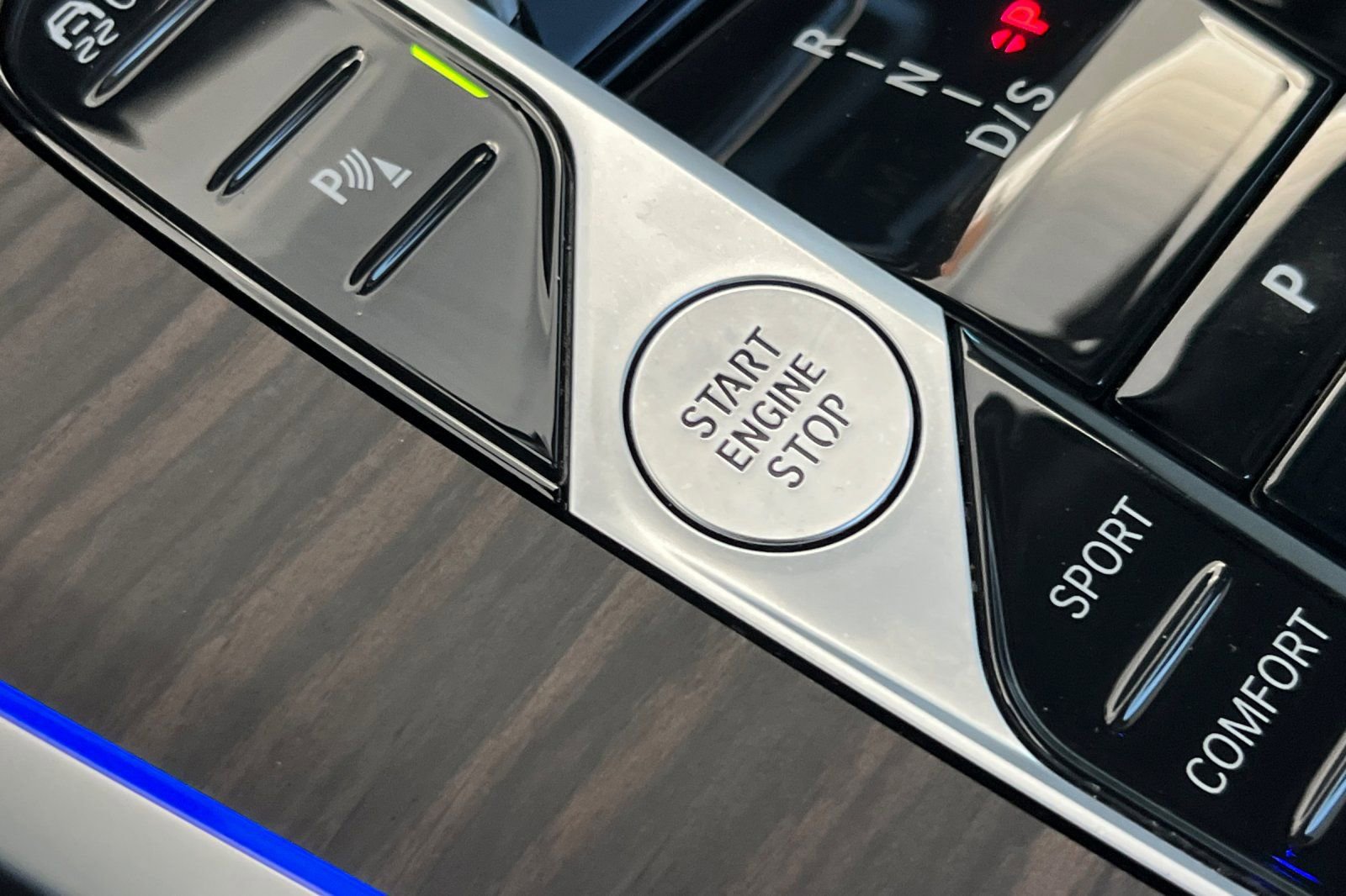 Used 2023 BMW X7 xDrive40i w/ M Sport Package image 24