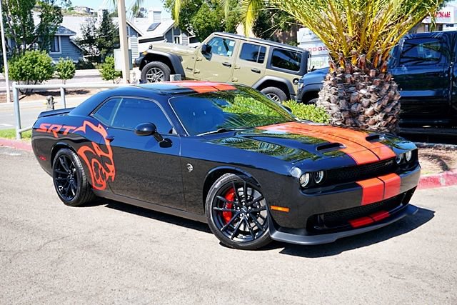 Used 2023 Dodge Challenger SRT Hellcat w/ Plus Package RWD image 3