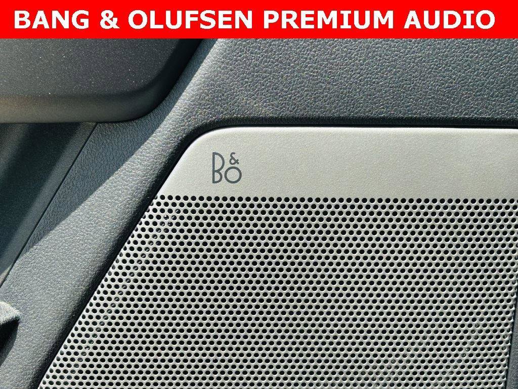 New 2025 Ford F250 Lariat w/ Black Appearance Package image 4