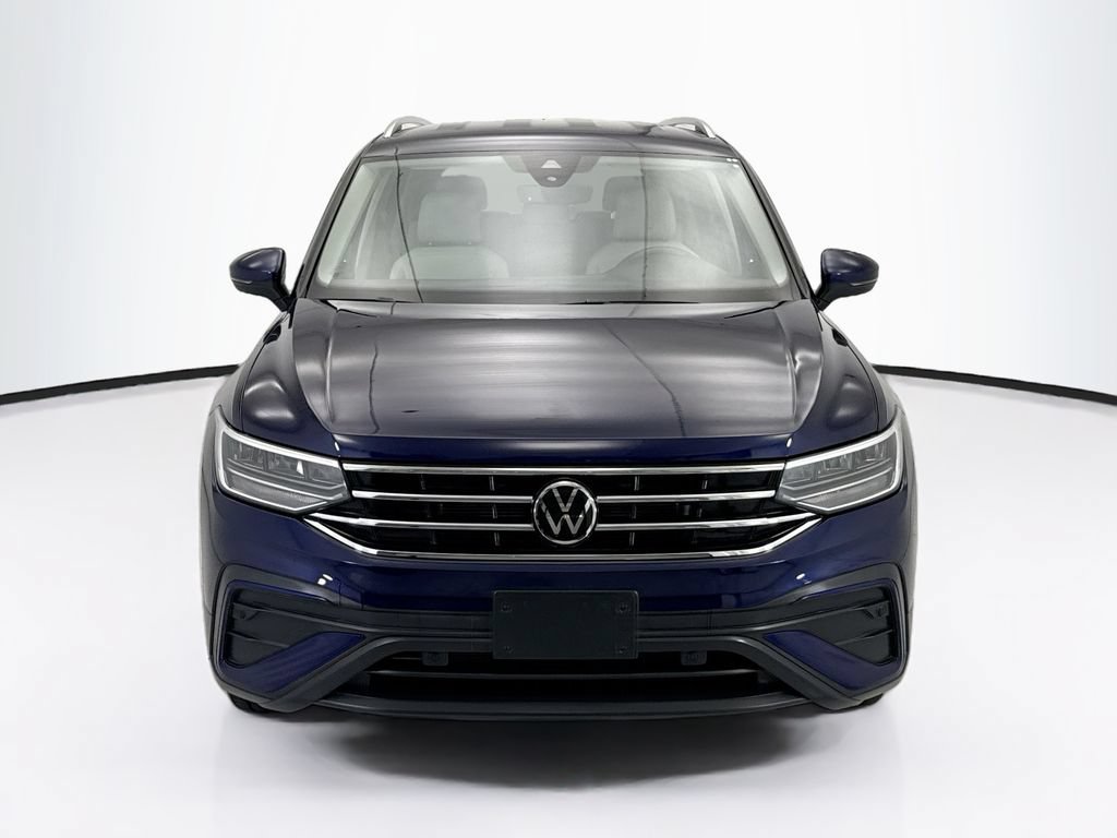 Used 2023 Volkswagen Tiguan SE FWD image 2