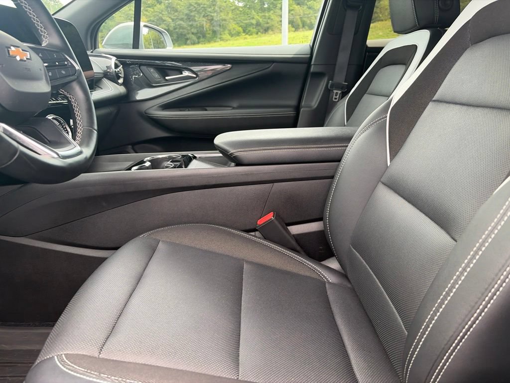 Used 2024 Chevrolet Blazer EV LT AWD/4WD image 17