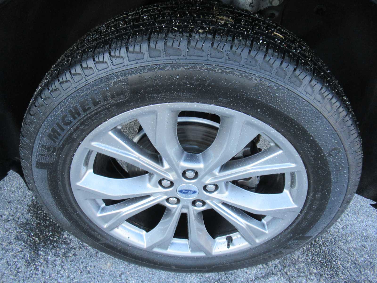 Used 2023 Ford Explorer XLT w/ Equipment Group 202A image 9