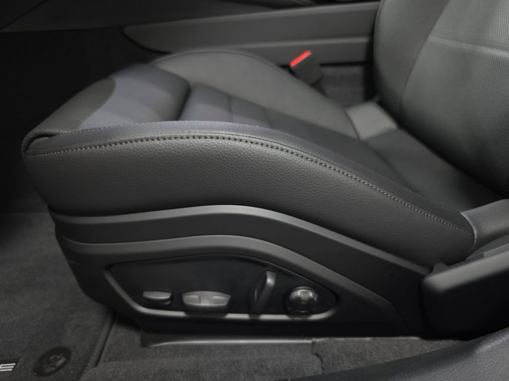 Certified 2025 Porsche Panamera RWD image 22