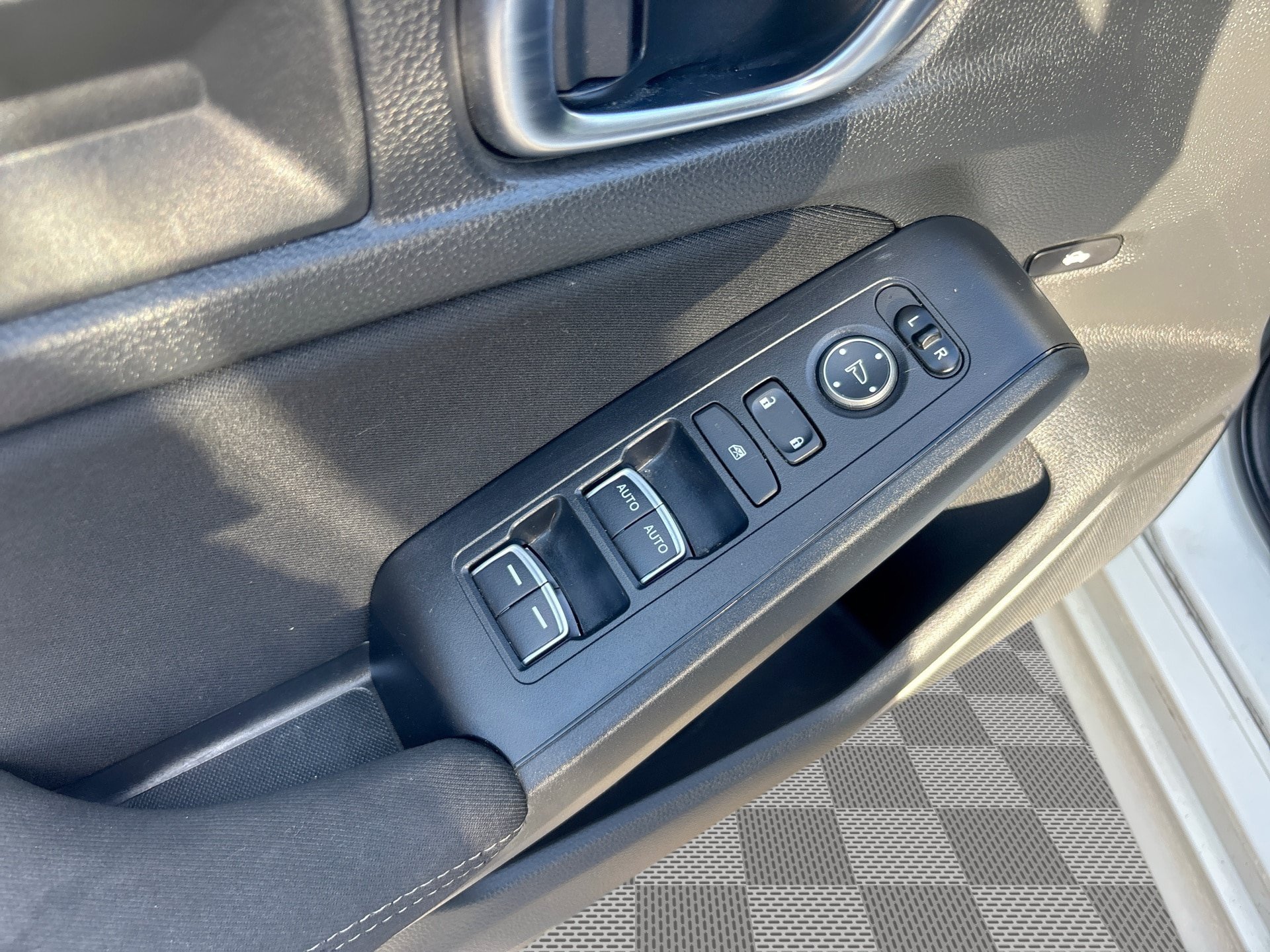 Used 2022 Honda Civic LX image 15
