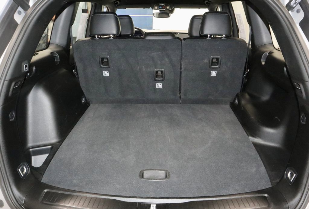 Used 2024 Jeep Grand Cherokee Altitude image 14