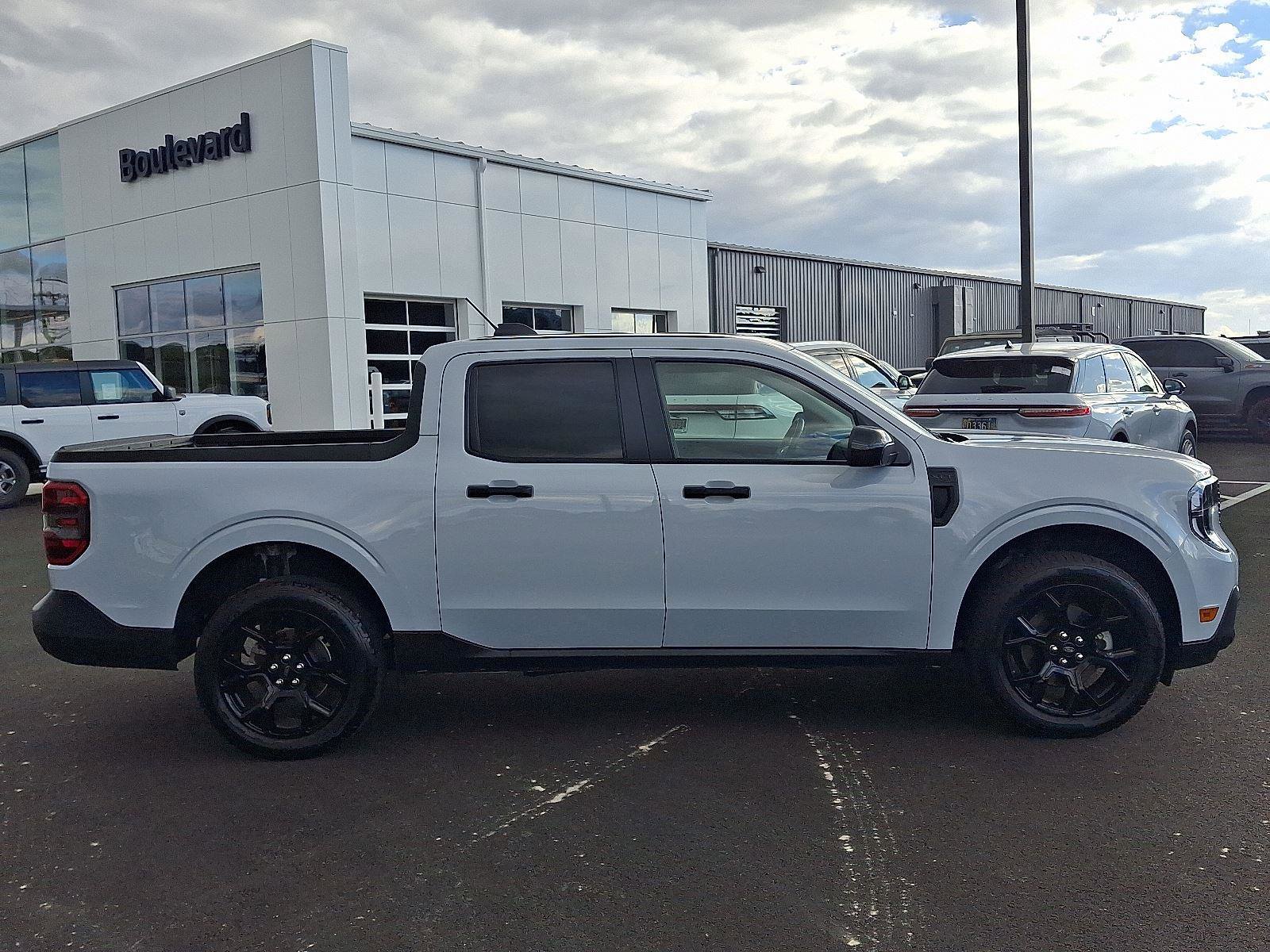 Used 2025 Ford Maverick XLT w/ XLT Luxury Package image 6