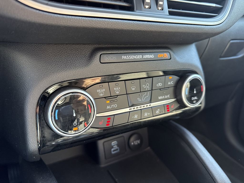 Used 2022 Ford Escape SE w/ SE Sport Appearance Package AWD/4WD image 22