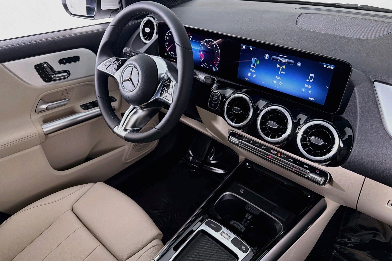 New 2026 Mercedes-Benz GLA 250 image 15