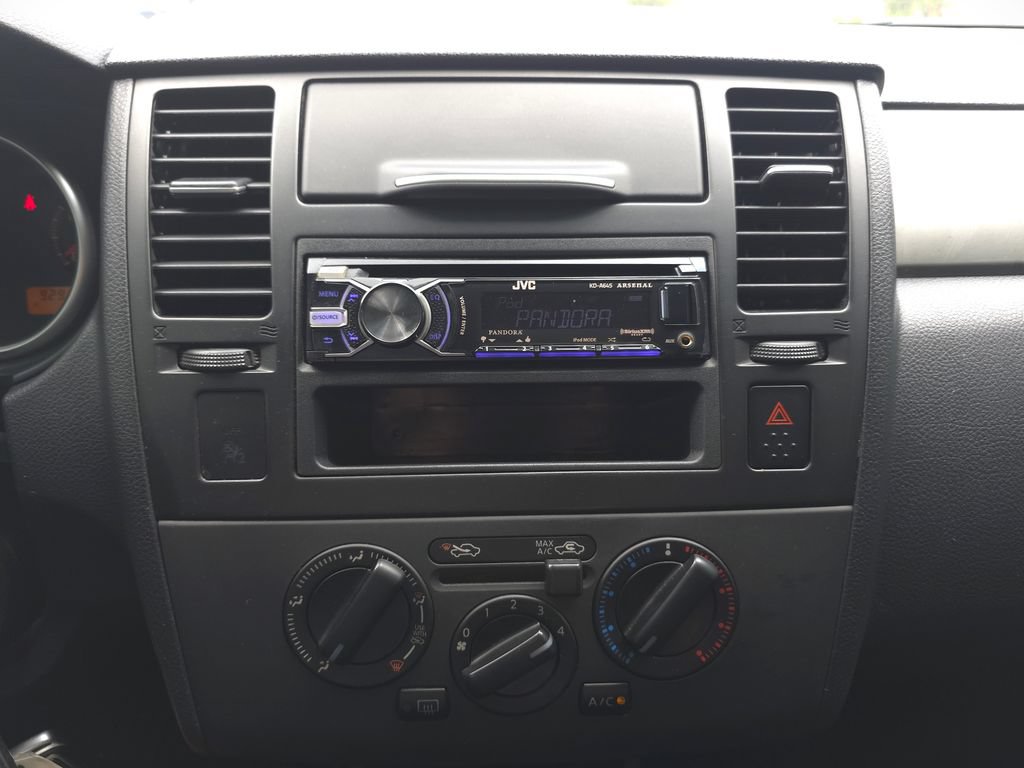 Used 2009 Nissan Versa 1.8 S FWD image 22