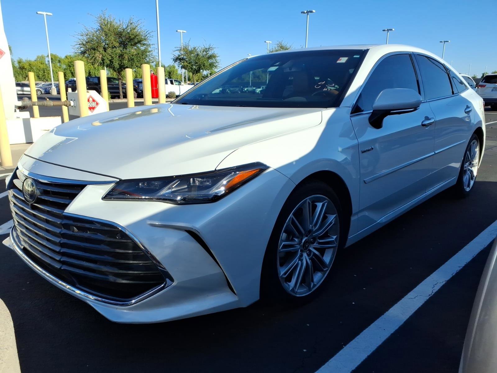 Certified 2021 Toyota Avalon Limited w/ Advanced Safety Package FWD image 2