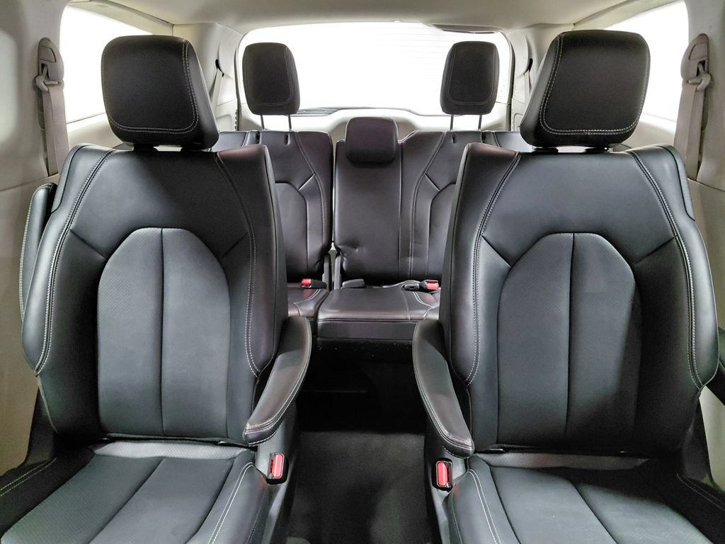 Certified 2024 Chrysler Pacifica Limited FWD image 20