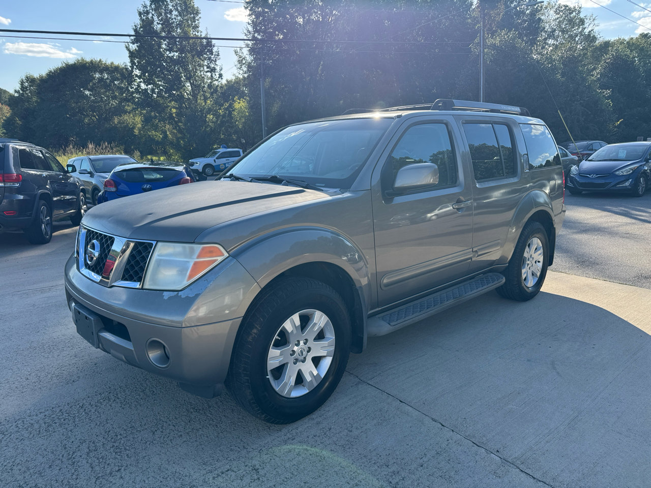 Used 2006 Nissan Pathfinder LE image 2