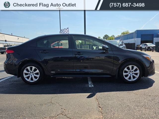 Used 2023 Toyota Corolla LE w/ Carpet Mat Package (TMS) AWD/4WD image 6
