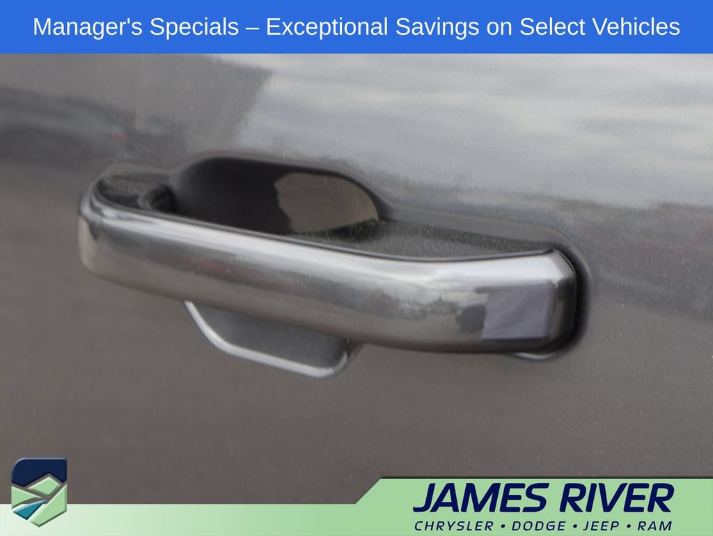 Used 2024 Jeep Grand Wagoneer L Series III AWD/4WD image 22