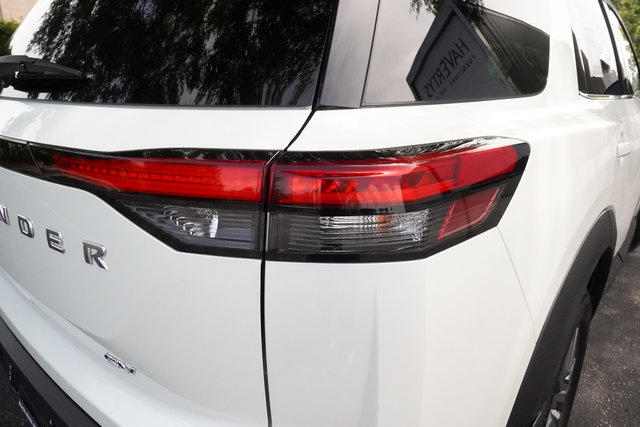 Used 2024 Nissan Pathfinder SV FWD image 29