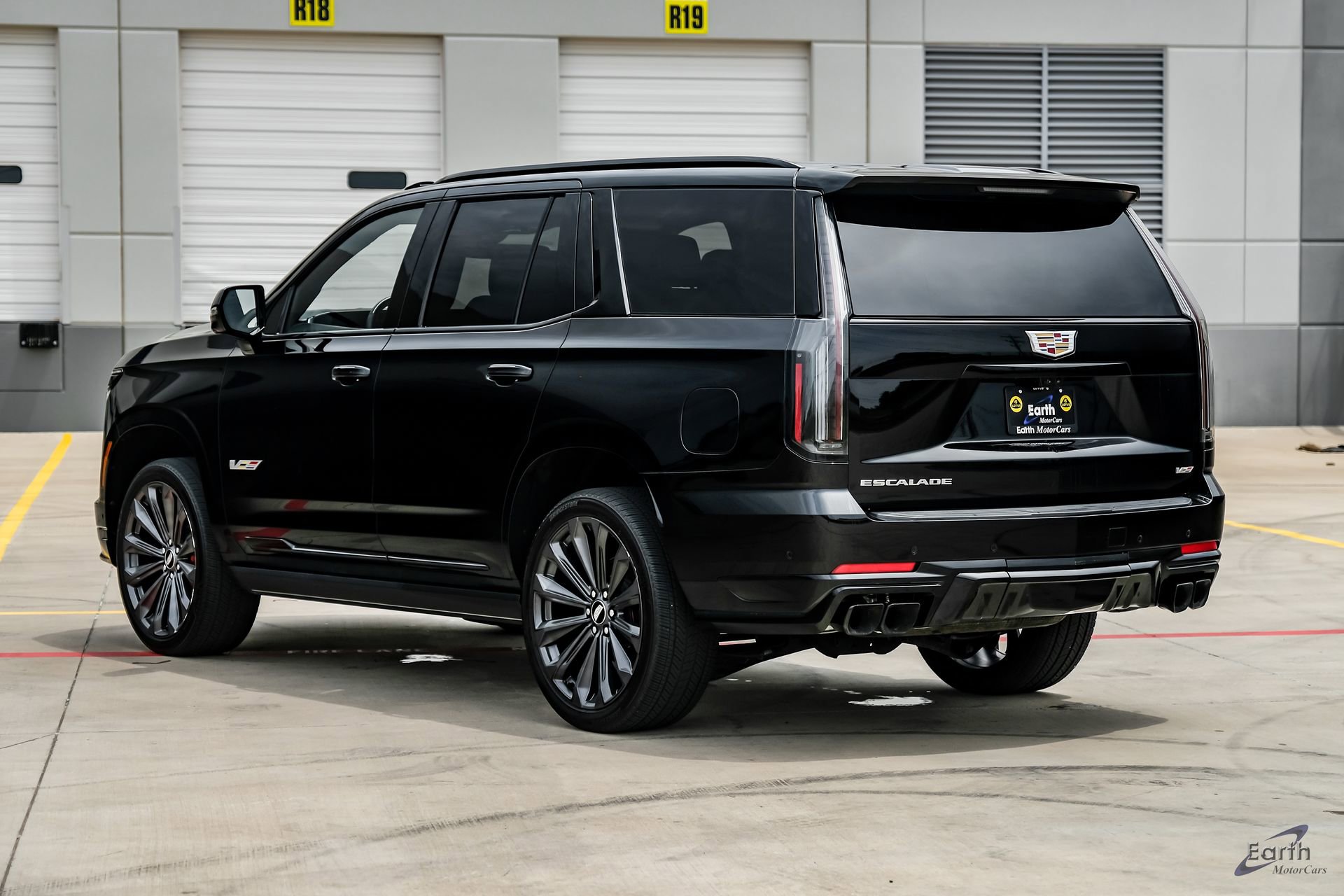 Used 2025 Cadillac Escalade V AWD/4WD image 10