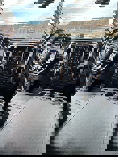 Used 2016 RAM 1500 Laramie w/ Convenience Group image 14