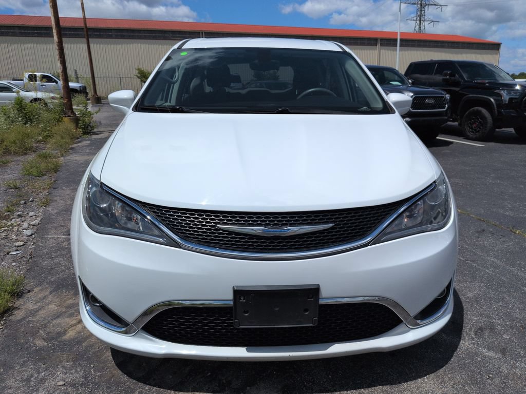 Used 2018 Chrysler Pacifica Touring Plus FWD image 9