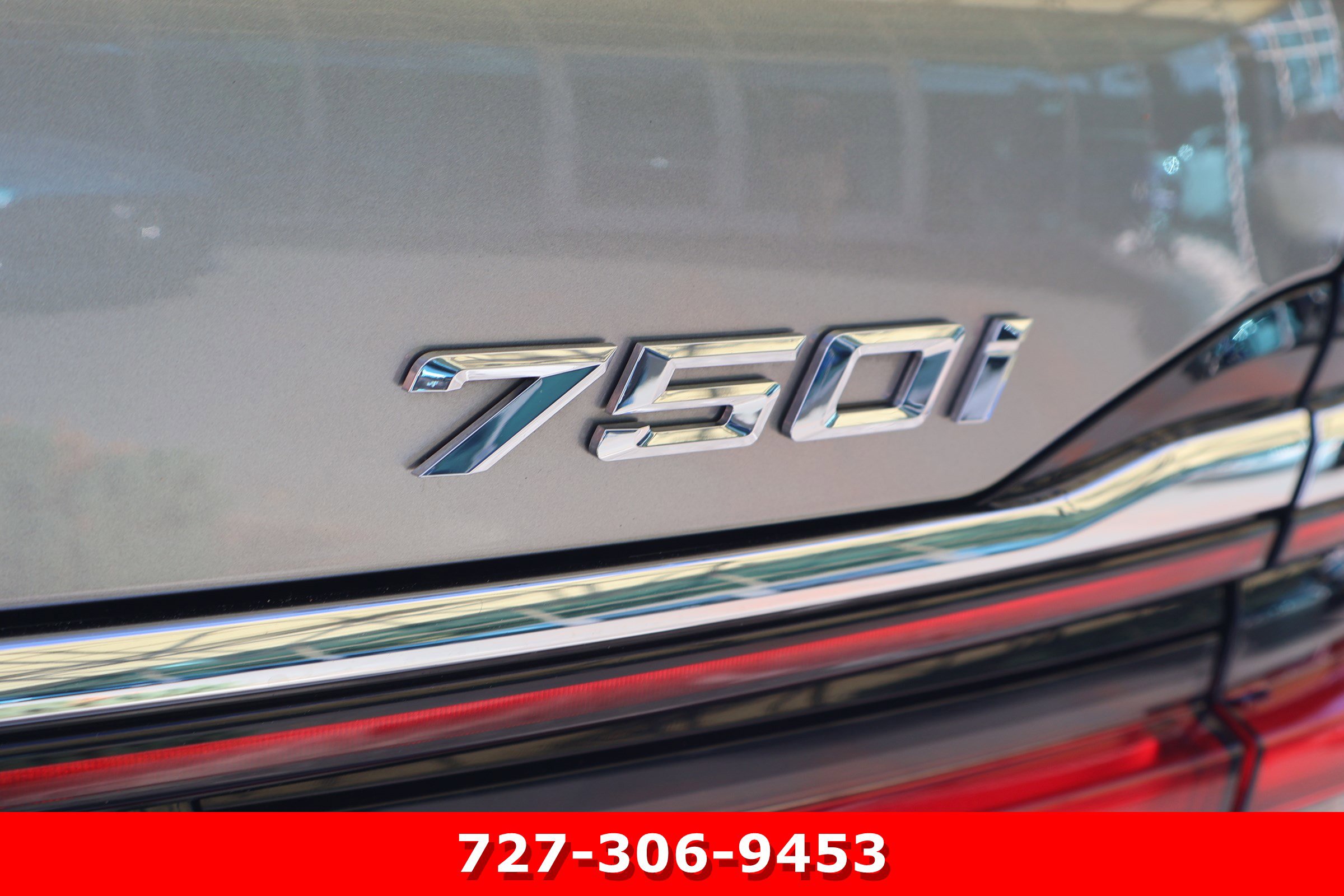 Used 2021 BMW 750i xDrive w/ Executive Package image 9