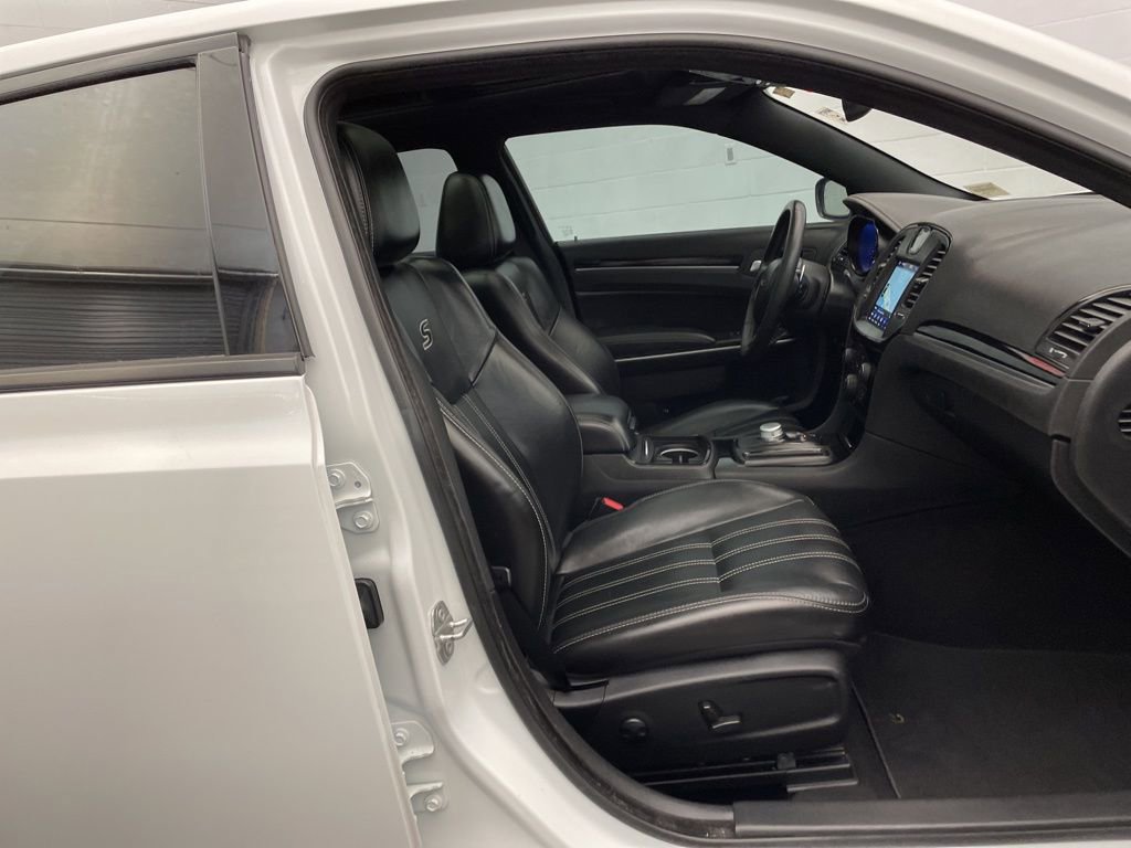 Certified 2022 Chrysler 300 S image 25