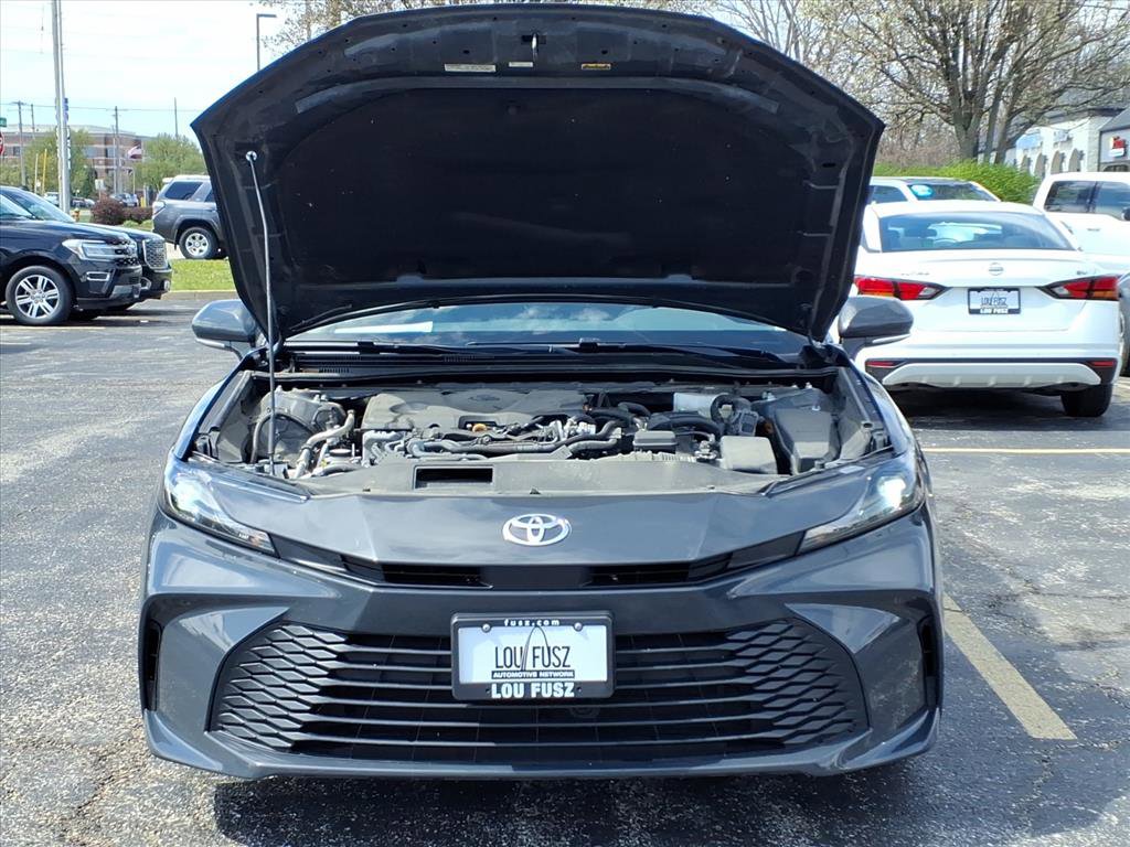 Used 2025 Toyota Camry LE image 34