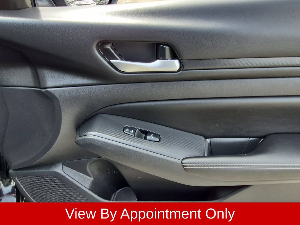Used 2025 Nissan Altima 2.5 SV FWD image 29