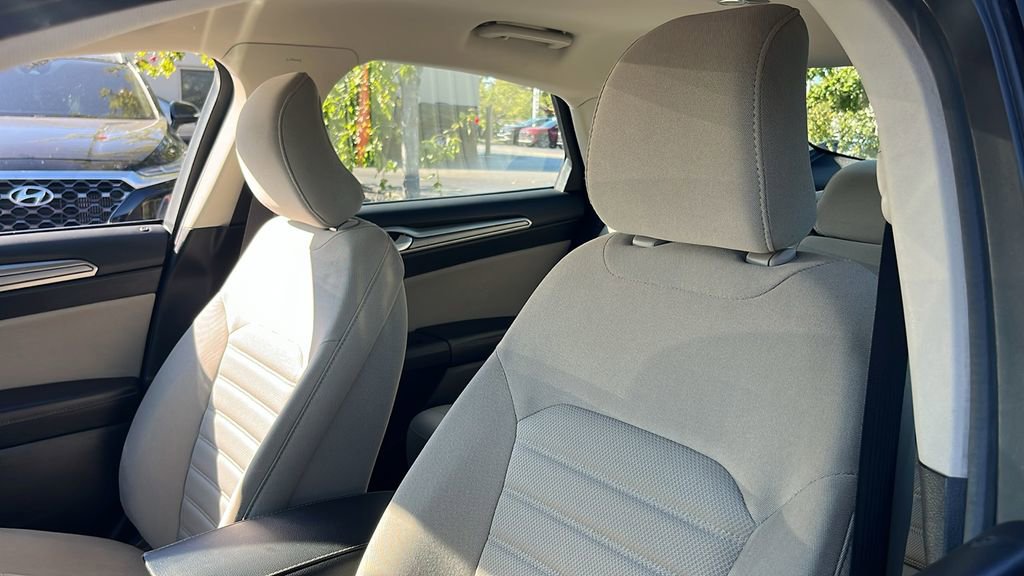 Used 2017 Ford Fusion S image 9