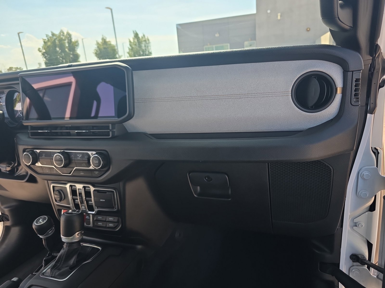 Used 2024 Jeep Wrangler Willys image 20