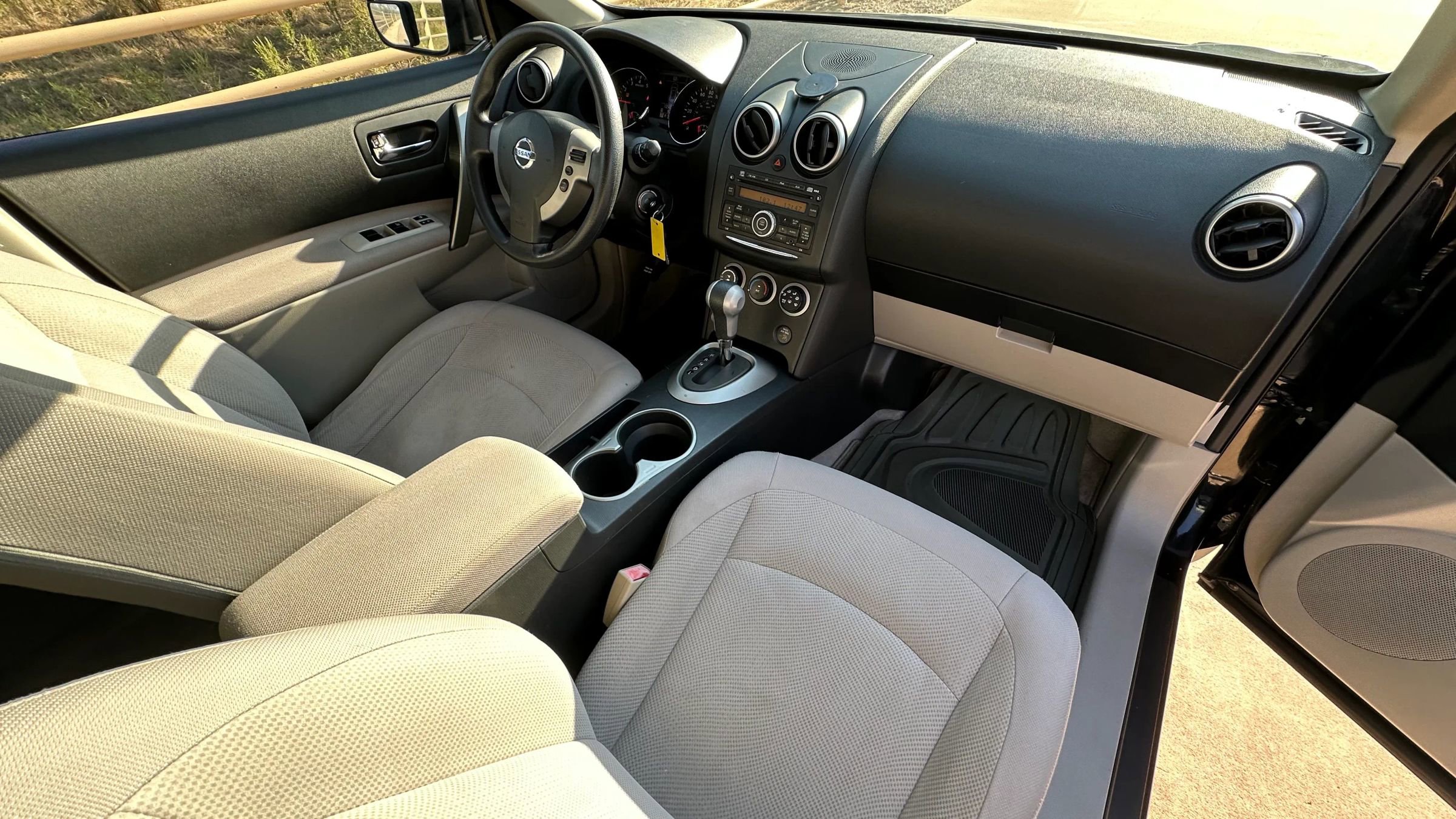 Used 2011 Nissan Rogue S image 24