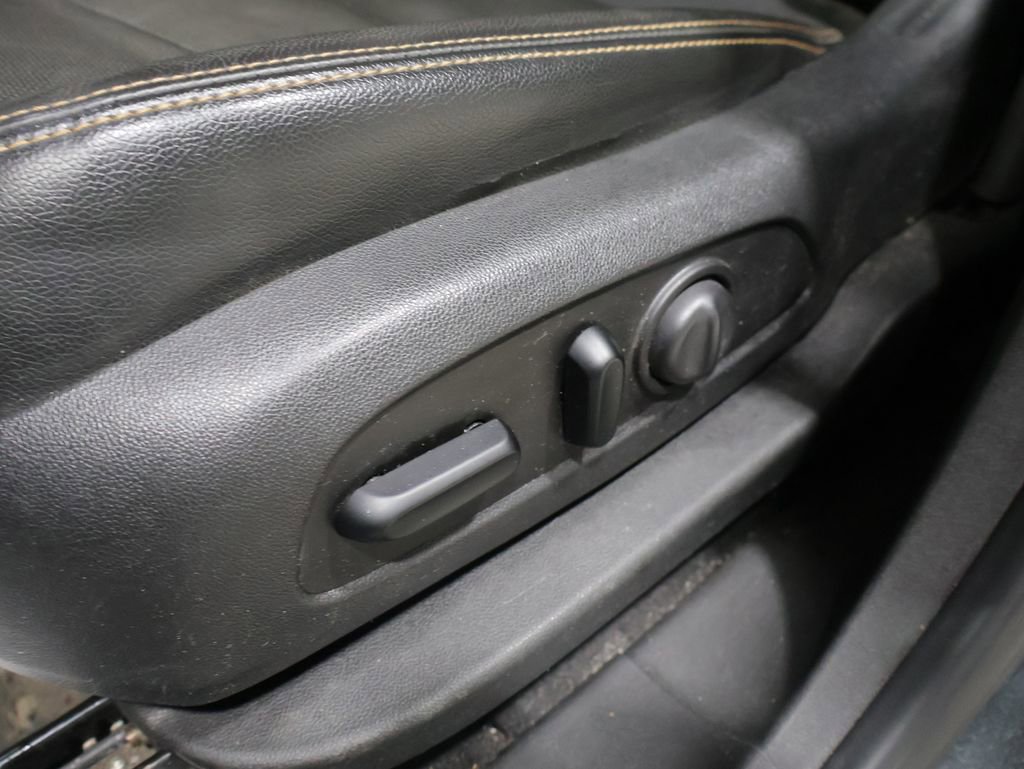 Used 2020 GMC Terrain SLT image 13