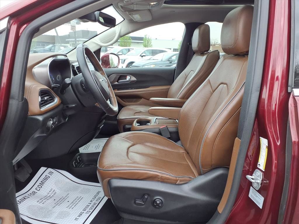 Used 2017 Chrysler Pacifica Limited w/ Advanced Safetytec Group image 19