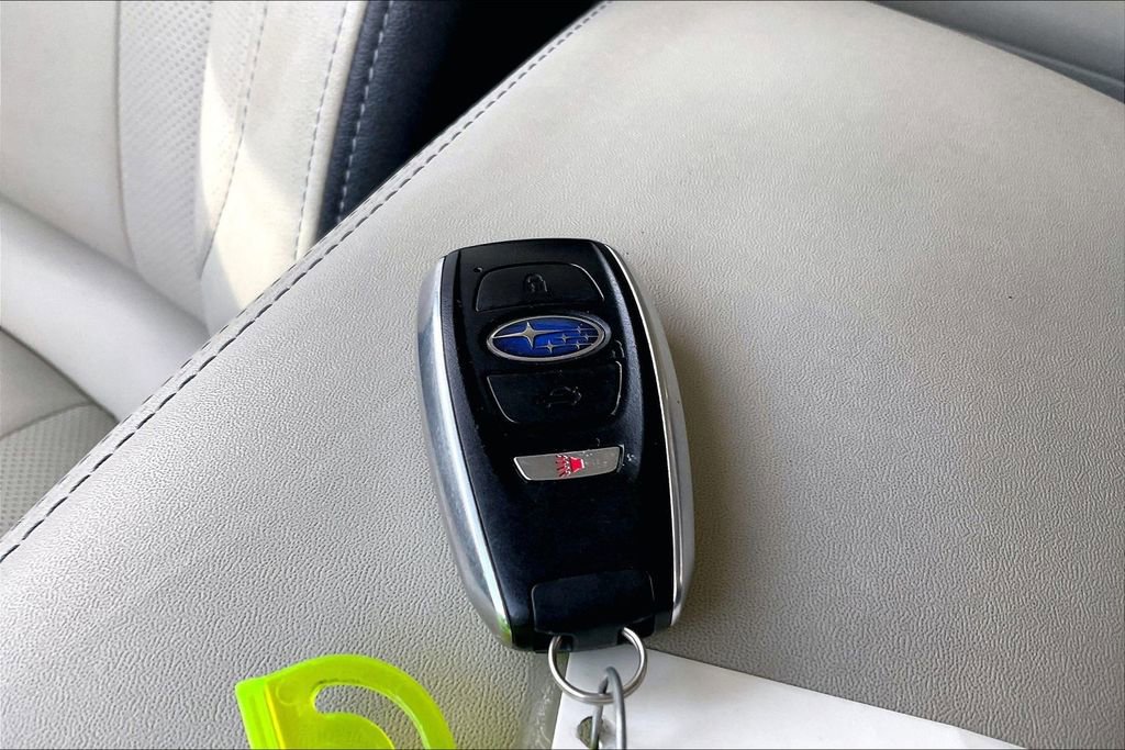 Used 2020 Subaru Ascent Limited w/ Technology Package image 12