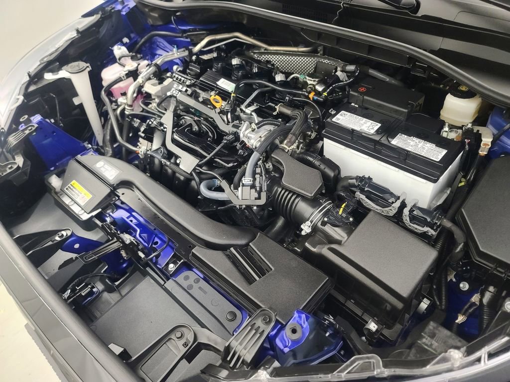Used 2025 Toyota Corolla Cross LE image 38
