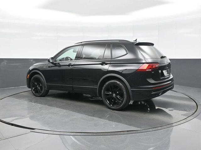 Used 2022 Volkswagen Tiguan SE R-Line image 5