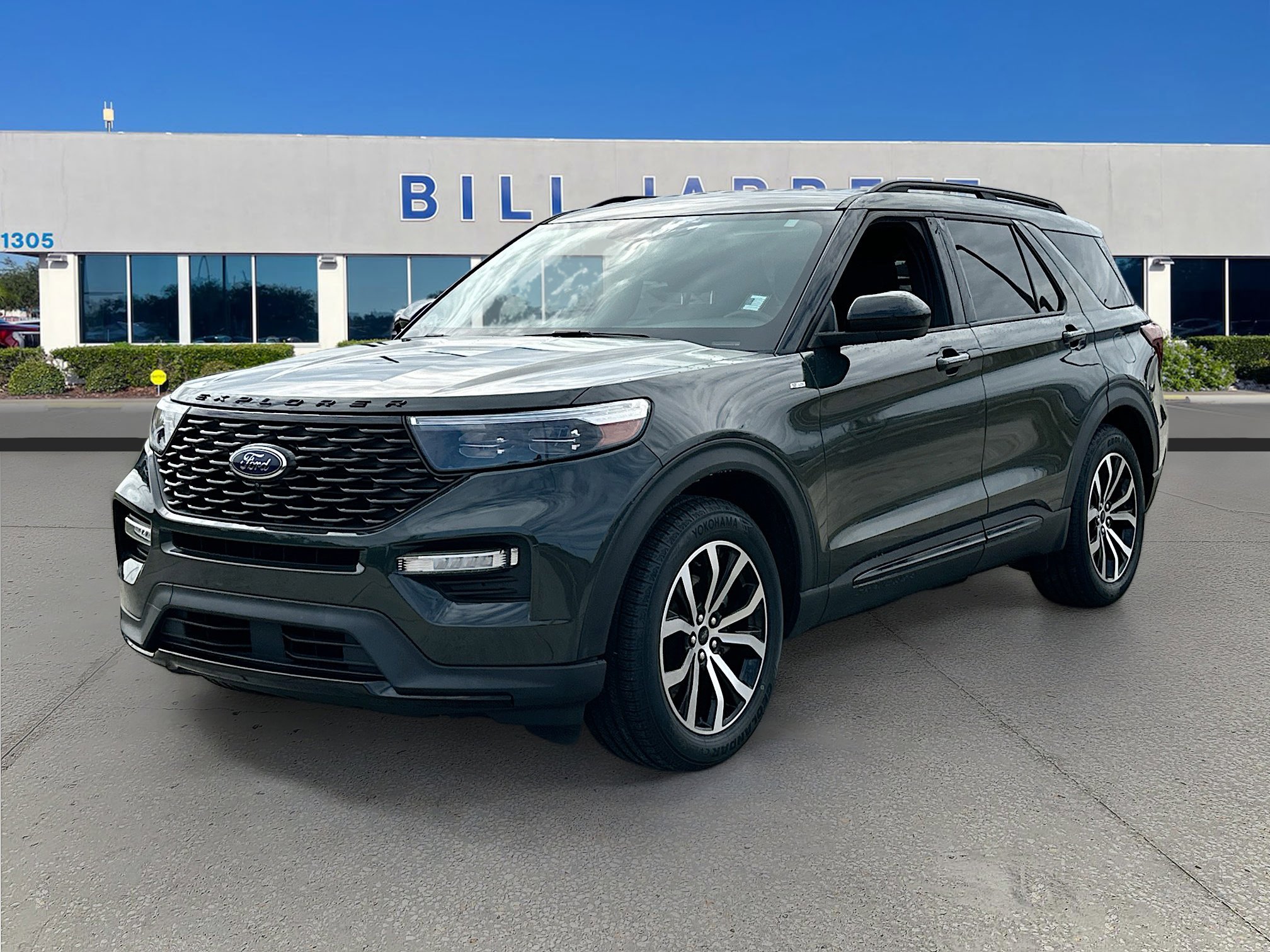 Certified 2022 Ford Explorer ST-Line w/ Class IV Trailer Tow Package image 3