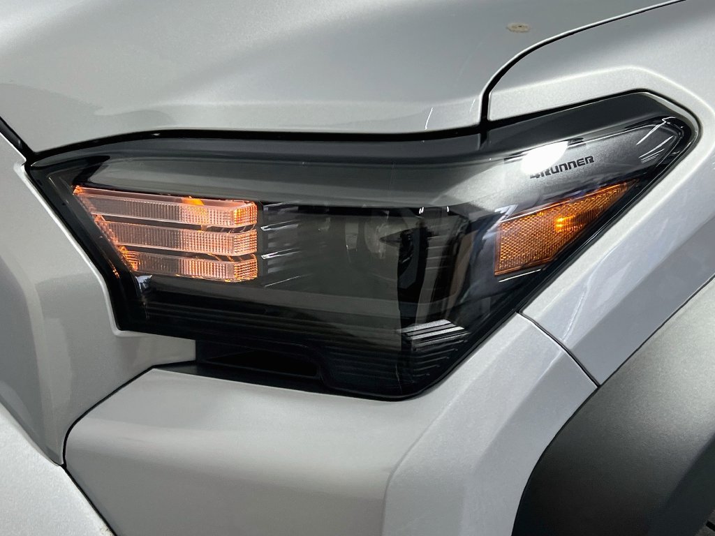 Used 2025 Toyota 4Runner TRD Off-Road AWD/4WD image 9