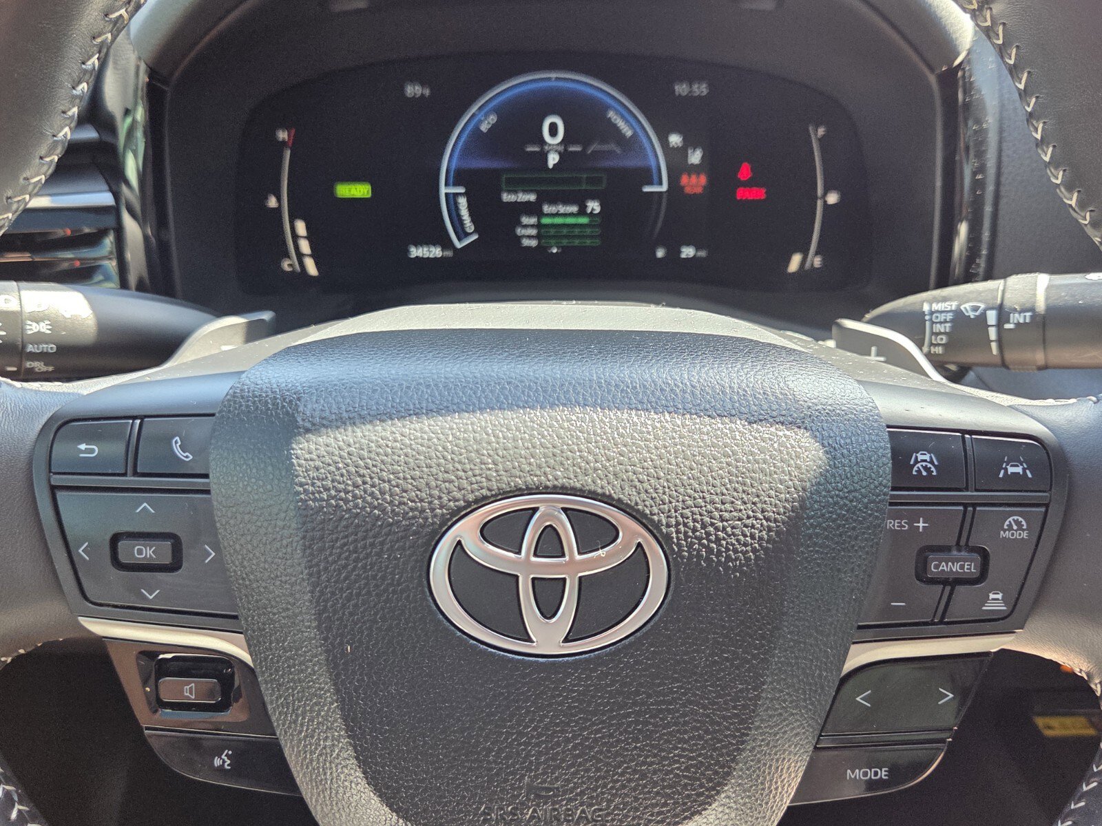 Used 2025 Toyota Camry SE image 17