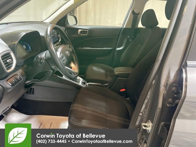 Used 2025 Hyundai Venue SEL image 9