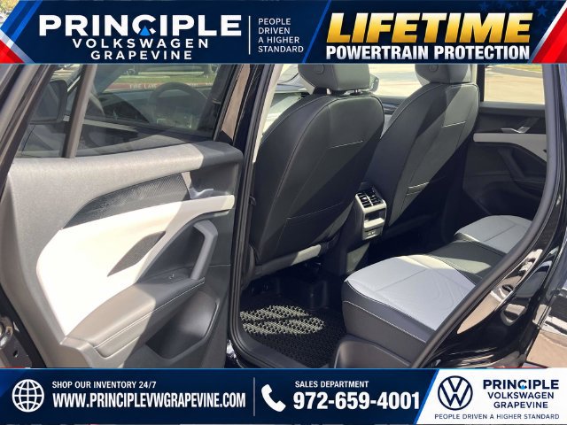 New 2027 Volkswagen Tiguan SE FWD image 24