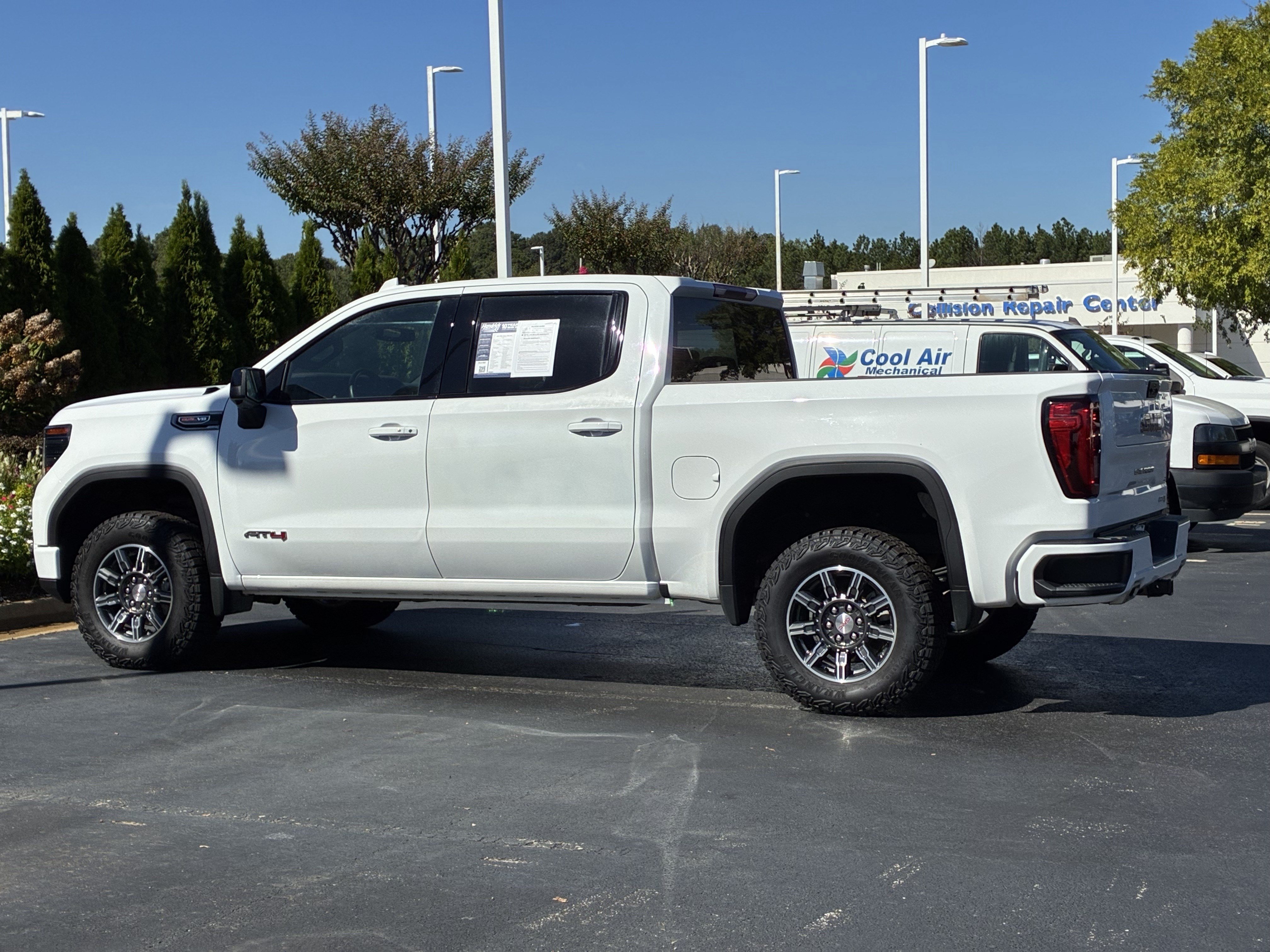 Used 2025 GMC Sierra 1500 AT4 AWD/4WD image 10
