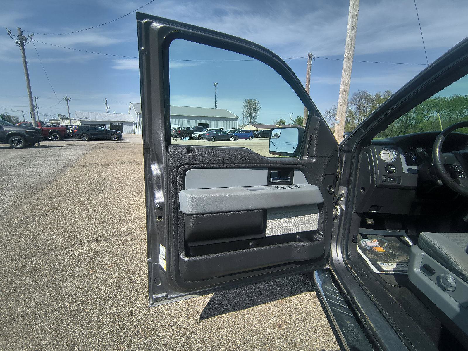 Used 2014 Ford F150 XLT w/ Equipment Group 302A Luxury AWD/4WD image 10