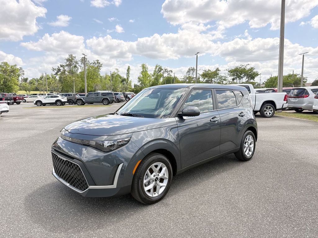 Used 2025 Kia Soul LX w/ LX Technology Package image 7