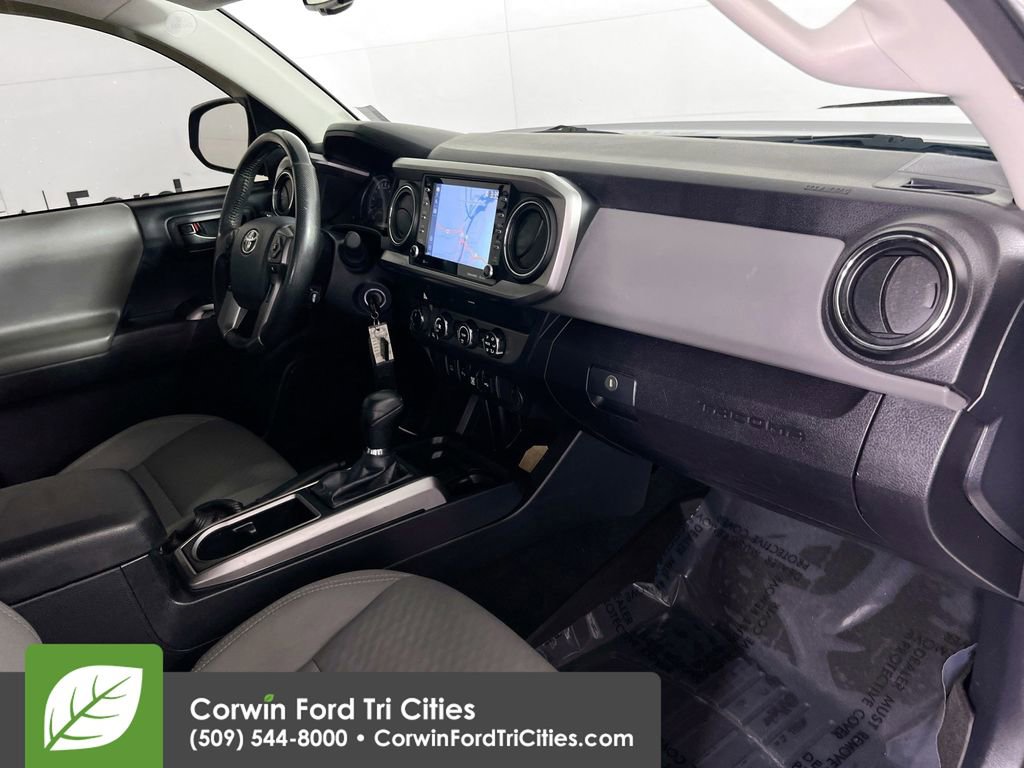 Used 2020 Toyota Tacoma SR5 AWD/4WD image 28