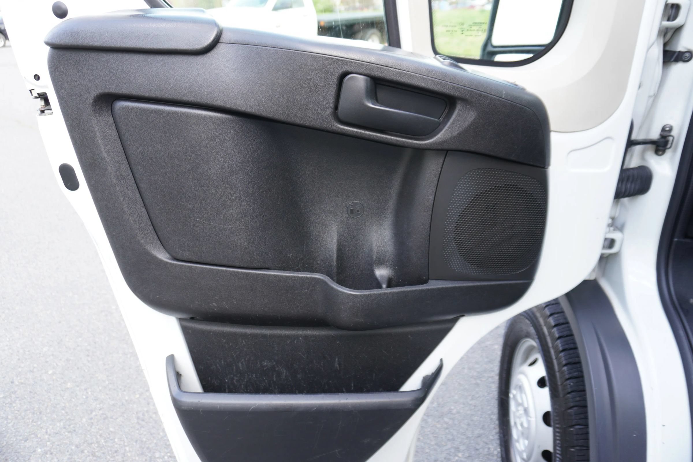 Used 2015 RAM ProMaster 1500 w/ Interior Convenience Group FWD image 10