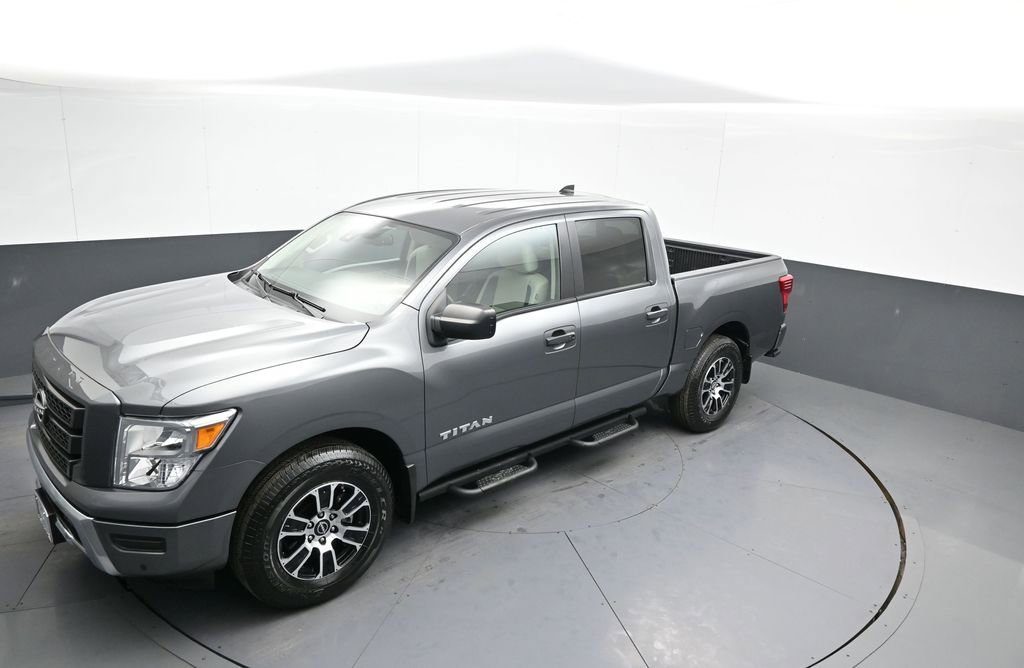 Used 2024 Nissan Titan SV w/ SV Convenience Package image 31