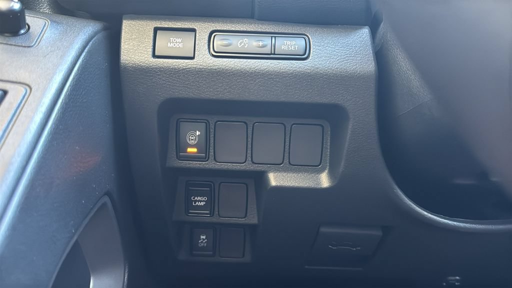 Used 2022 Nissan Frontier SV w/ Technology Package RWD image 17