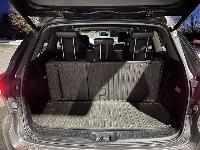 Used 2018 Toyota Highlander XLE image 10